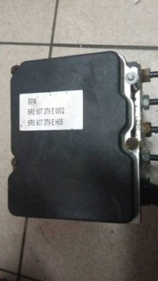 Насос 6r0907379e seat ibiza 08- фото №1