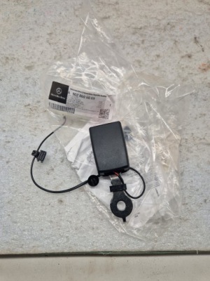 Пряжка поперечина безопасности mercedes actros левая a0028606069 фото №1