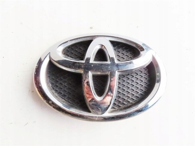 ЭМБЛЕМА ПЕРЕДНЕГО БАМПЕРА TOYOTA YARIS II 2006-2011 ГОД