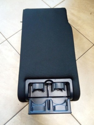 Підлокітник сидіння задній toyota avensis t25 hb oryg. фото №1