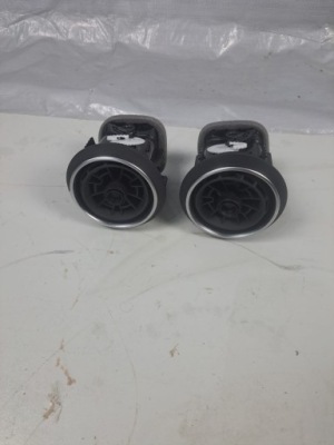 Решітка обдув повітря 81a820901e audi q2 фото №1