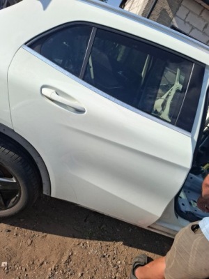 Mercedes x156 w156 gla дверь правое задние 650 перламутр idealne оригинал лак фото №1