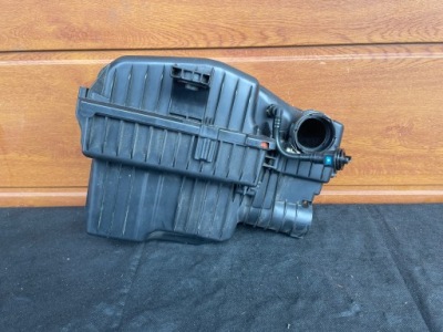 Корпус фільтра повітря peugeot 208 2 9813534180 оригінал фото №1