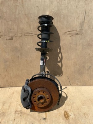 Правый  поворотный кулак с амортизатором audi a3 8v фото №1