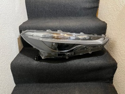 Toyota corolla cross лампа права фото №1