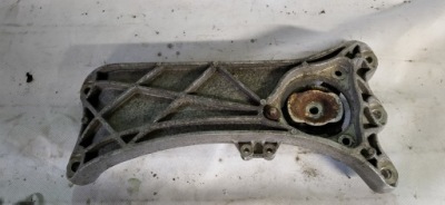 Кронштейн подушка коробки передач maserati ghibli quattroporte 670003632 фото №1