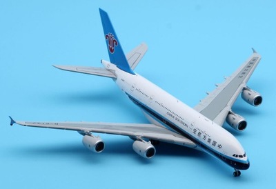 Model samolotu Airbus A380 China Southern 1:400