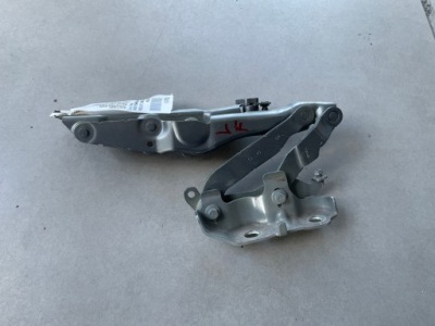 Петля капот volvo s60 iii v60 лівий 32277085 714 фото №1