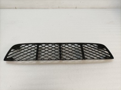 Mazda 323 решётка средняя бампера фото №1