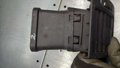 Решітка обдув права volvo s40 фото №1