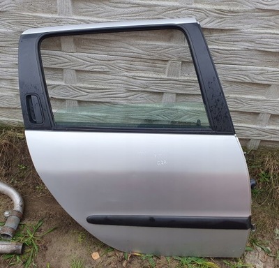 Дверь правый задняя peugeot 206 lift kombi ezr фото №1