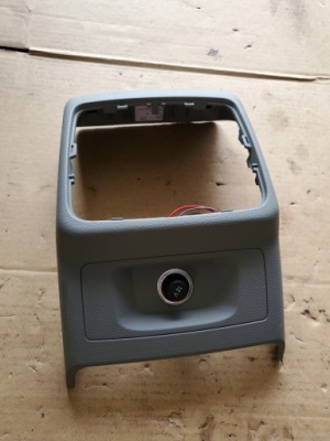 Рамка роз'єм прикурювача задня audi a4 b9 8w a5 f5 оригінальний номер фото №1