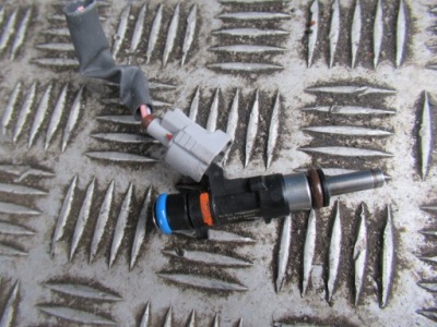 Sandero ii stepway lift 18 r. 0.9 900 tce форсунка пального 166004787r фото №1