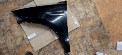 Jaguar e-pace крила лівий чорний фото №1