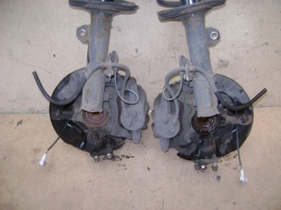 Поворотный кулак ступица перед toyota avensis t25 2.0 d4d фото №1