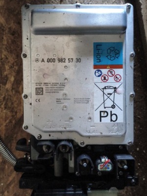 Mercedes w236 w214 w254 a0009825730 фото №1