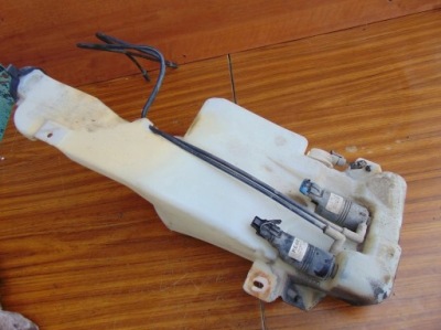 Бак омывателя насос chevrolet tahoe 2000- фото №1