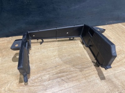 Кронштейн аккумулятор land rover discovery sport r-dynamic 23- k8d2-02214-a фото №1