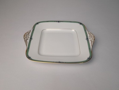 WEDGWOOD BONE CHINA MADE IN ENGLAND ''JADE '' PATERA