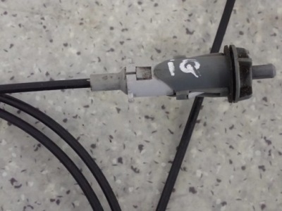 Toyota iq 08- трос відкривання кришка пального фото №1