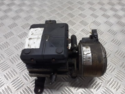 Насос подвеска citroen c5 i 1.8 16v 9636713880 фото №1