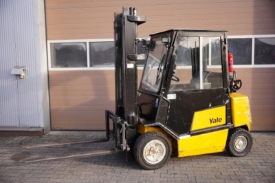 Wózek widłowy YALE LPG 2500 kg