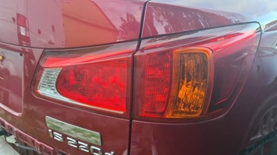 Лампа правий задня w кришка w крила lexus is 200 2011r. фото №1