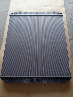 Радіатор води mercedes mp4 фото №1