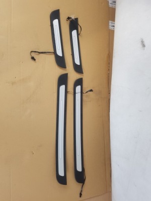 Накладки порогові підсвічувані декоративні audi a7 фото №1