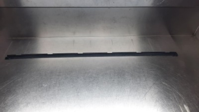 Молдинг двері правий перед 33390972 volvo xc60 ii фото №1