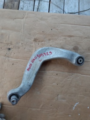 Важіль лівий задня audi a4 a5 8k0505323 фото №1