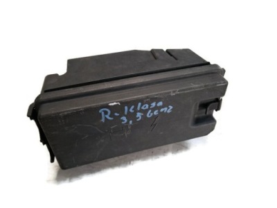 Mercedes r-kl w251 06r коробка предохранителей a1645400072 фото №1