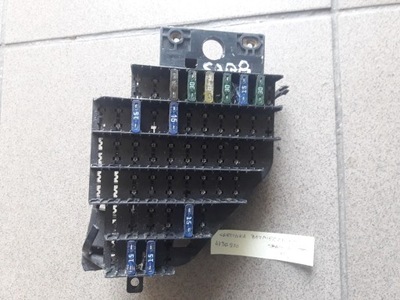 Коробка предохранителей saab оригинальный номер 4736930 фото №1