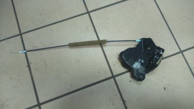 Toyota corolla e12 02-04 замок правый передний 2 pin фото №1