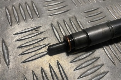 Інжектор mazda 6 хетчбек gg 13h50 2.0l дизель 100kw 2003 фото №1