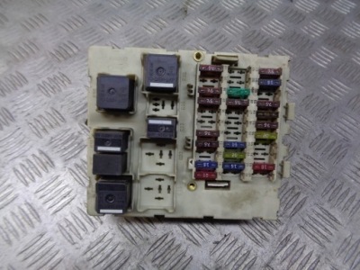 Коробка запобіжників transit connect 1.8 tddi фото №1