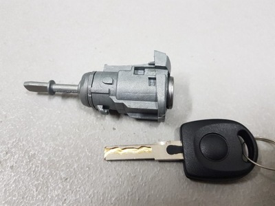 Комплект замки škoda fabia i 1 00-07, vw bora 98-05, vw fox 05-, v фото №1