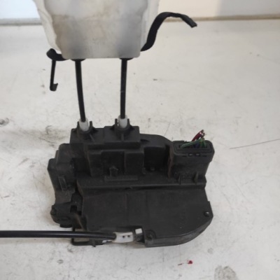 Замок двері правий перед 6pin nissan murano us фото №1