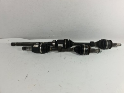 Cx-3 привідний вал правий 1.5 d 4x4 automt 39100-gdd8a-dp фото №1