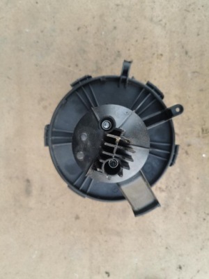Воздуходувка вентилятор обдув opel zafira b behr d8087 фото №1