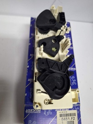 Панель управление peugeot 306 оригинальный номер 6451f2 фото №1