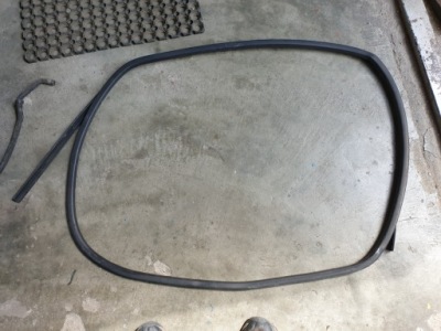 Actros mp4 прокладка окно стекло боковой дверь фото №1