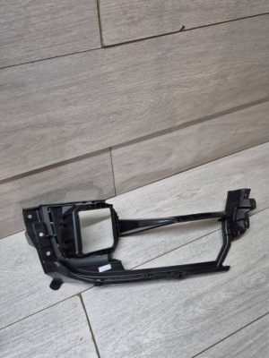 14788. panamera направляющая бампер правый перед 971807986k фото №1