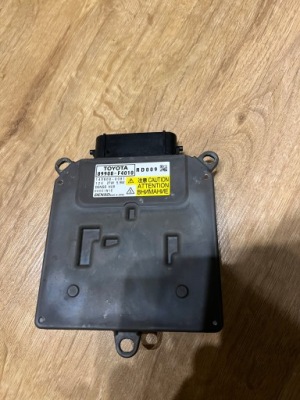 Перетворювач лампи toyota оригінальний номер 89907-f4010 фото №1