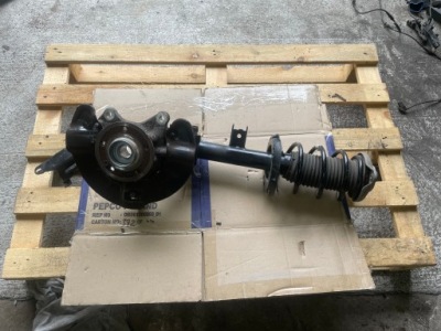 Амортизационная стойка поворотный кулак ступица левая перед mercedes w177 a-klasa фото №1