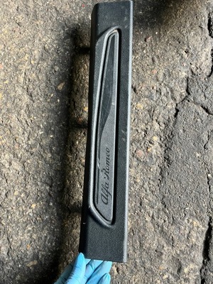 33 alfa romeo giulia накладка захист молдинг поріг права 156107572 фото №1