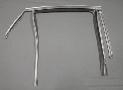 Bmw x6 f16 прокладка направляющая стекло дверь правый задняя 7317814 фото №1