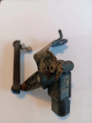 Bmw 2 f46 датчик выравнивание света фото №1