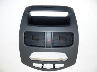 Chevrolet spark m300 панель ґрати обдув середній рамка фото №1