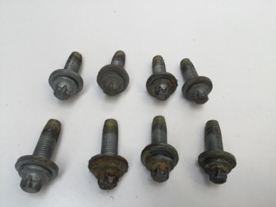 Mercedes b w247 2020 болти балка підвіска задня фото №1